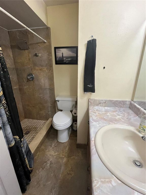 Image 15 of property listing at 3005 WEDGE COURT, Orlando, FL 32817