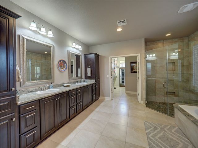 8027 Calgary Dr, Corpus Christi, TX 78414