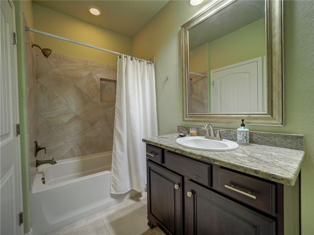 8027 Calgary Dr, Corpus Christi, TX 78414