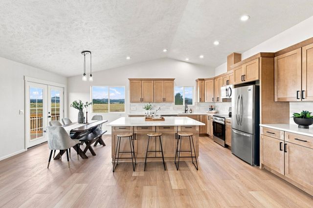 34911 N Arlington Rd, Deer Park, WA 99006