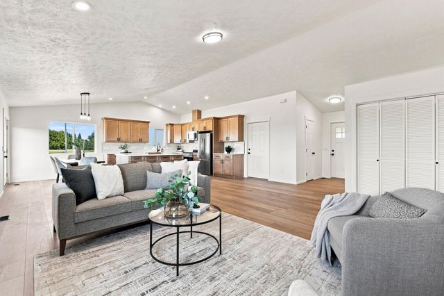 34911 N Arlington Rd, Deer Park, WA 99006