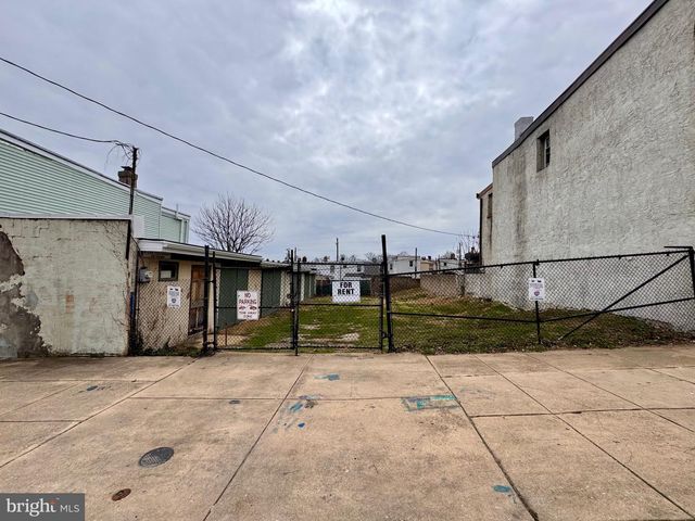 1330 READ ST, Wilmington, DE 19805