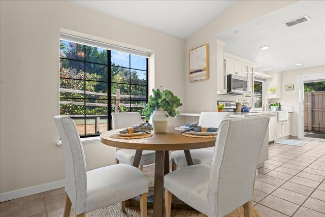 8113 Red Sherry Ln, Fair Oaks, CA 95628