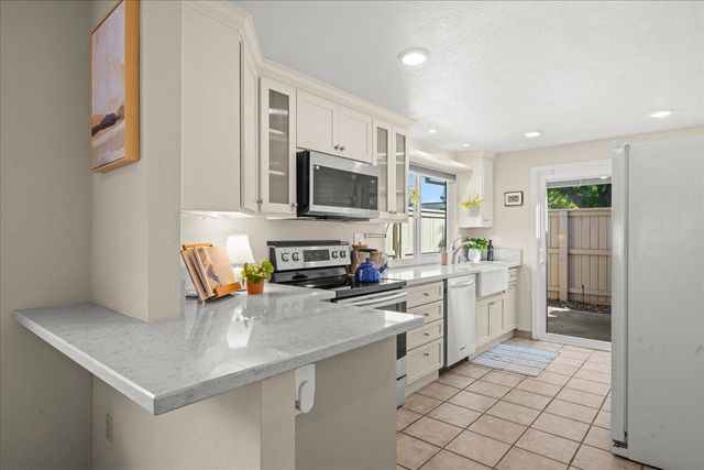 8113 Red Sherry Ln, Fair Oaks, CA 95628
