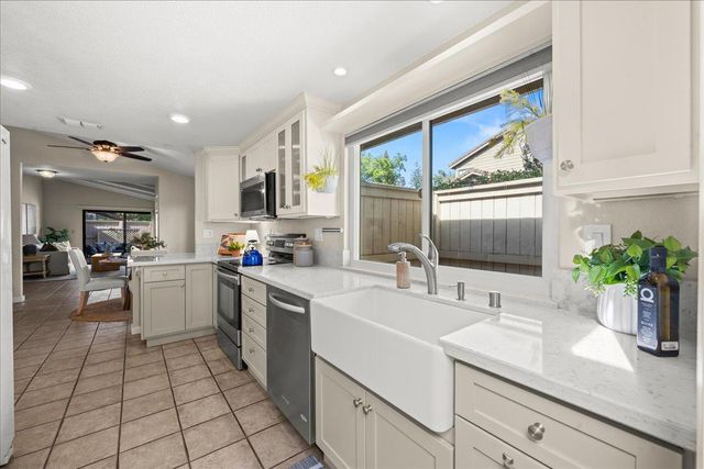8113 Red Sherry Ln, Fair Oaks, CA 95628