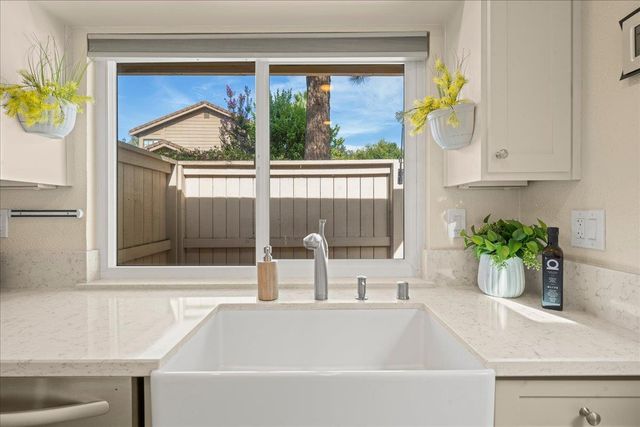 8113 Red Sherry Ln, Fair Oaks, CA 95628