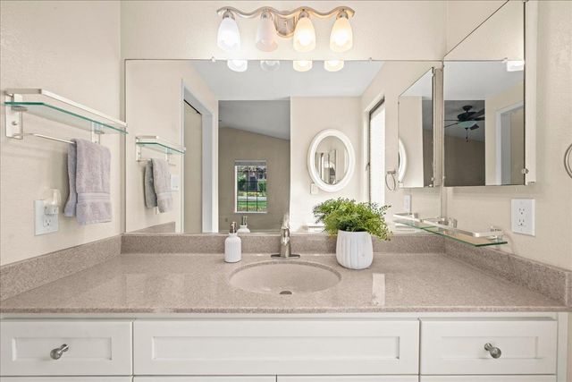 8113 Red Sherry Ln, Fair Oaks, CA 95628