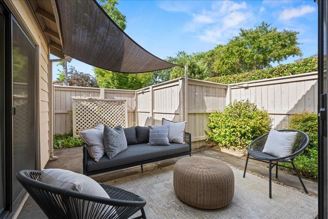 8113 Red Sherry Ln, Fair Oaks, CA 95628
