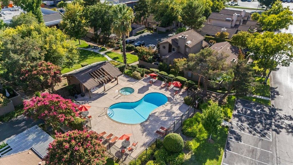 8113 Red Sherry Ln, Fair Oaks, CA 95628
