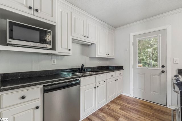 711 Hellams Street, Fountain Inn, SC 29644
