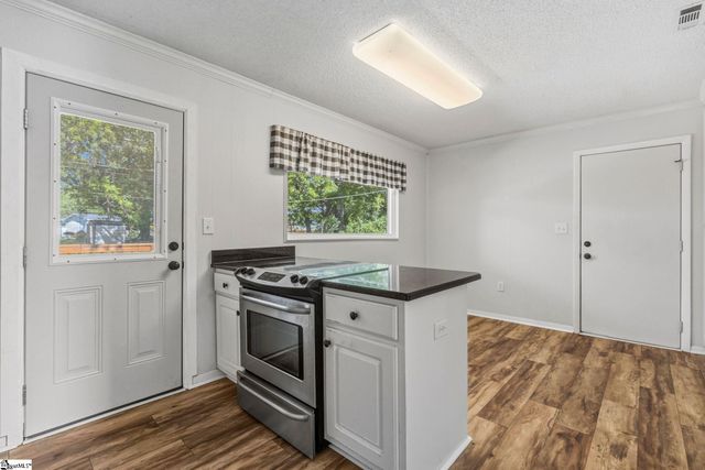 711 Hellams Street, Fountain Inn, SC 29644