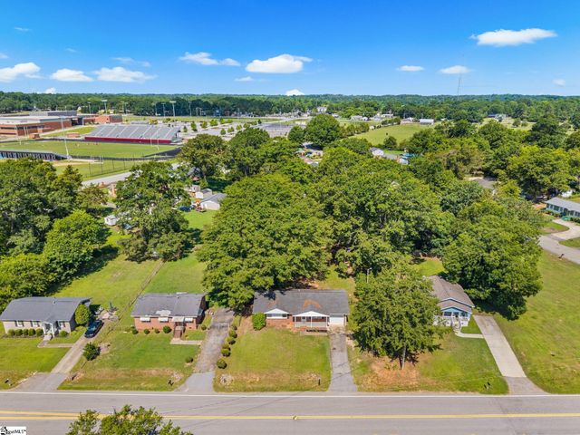 711 Hellams Street, Fountain Inn, SC 29644