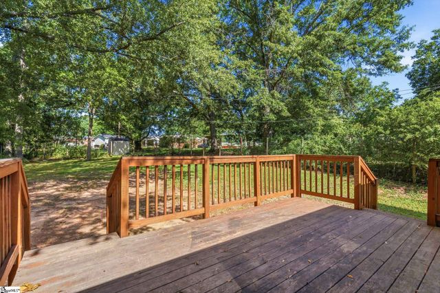 711 Hellams Street, Fountain Inn, SC 29644