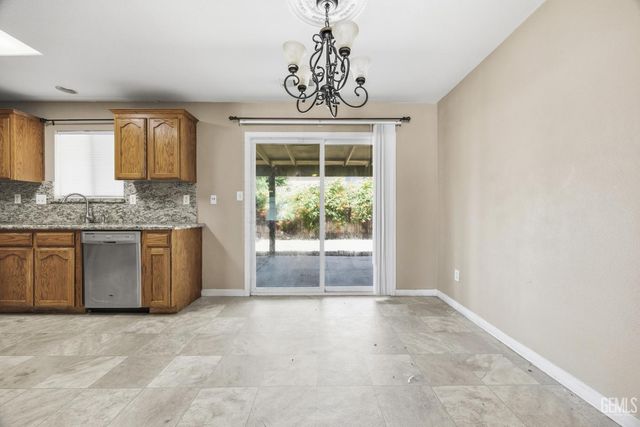 4414 Sun Devils Avenue, Bakersfield, CA 93313