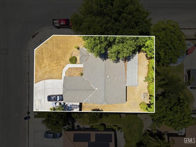 4414 Sun Devils Avenue, Bakersfield, CA 93313