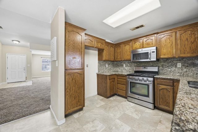 4414 Sun Devils Avenue, Bakersfield, CA 93313