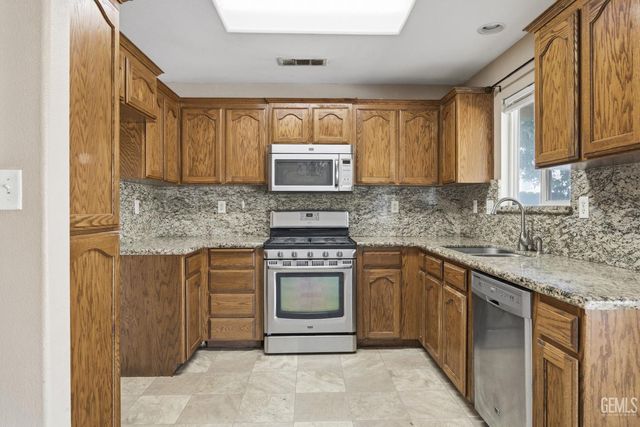 4414 Sun Devils Avenue, Bakersfield, CA 93313