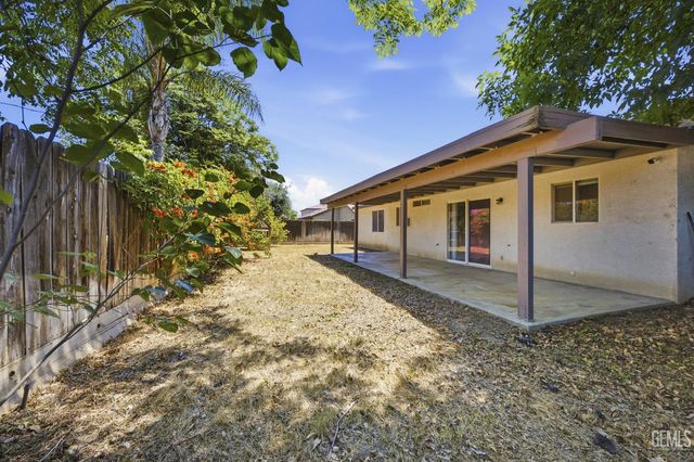 4414 Sun Devils Avenue, Bakersfield, CA 93313