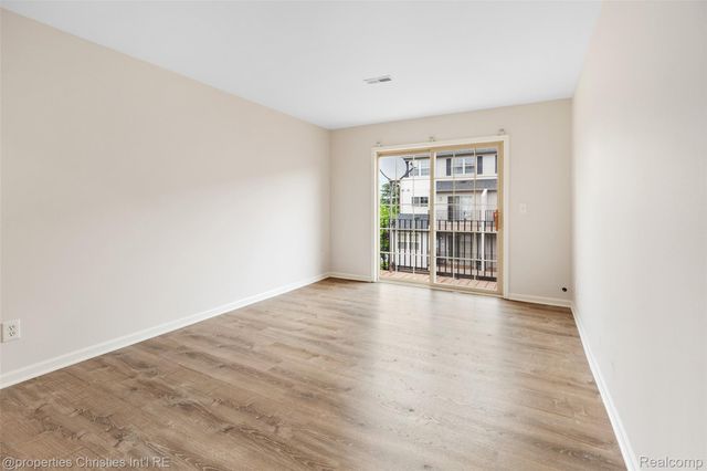 29426 Glen Oaks Boulevard W, Farmington Hills, MI 48334