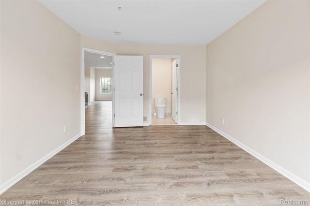 29426 Glen Oaks Boulevard W, Farmington Hills, MI 48334