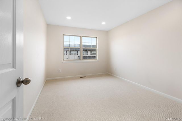 29426 Glen Oaks Boulevard W, Farmington Hills, MI 48334