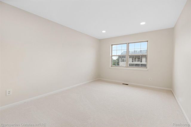 29426 Glen Oaks Boulevard W, Farmington Hills, MI 48334