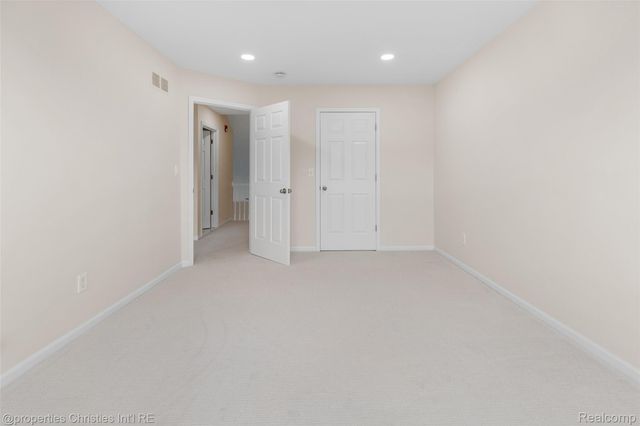 29426 Glen Oaks Boulevard W, Farmington Hills, MI 48334