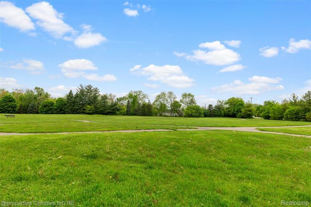 29426 Glen Oaks Boulevard W, Farmington Hills, MI 48334