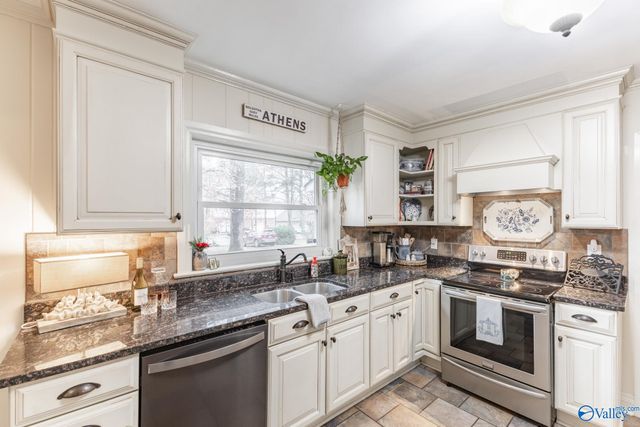 605 E Pryor Street, Athens, AL 35611