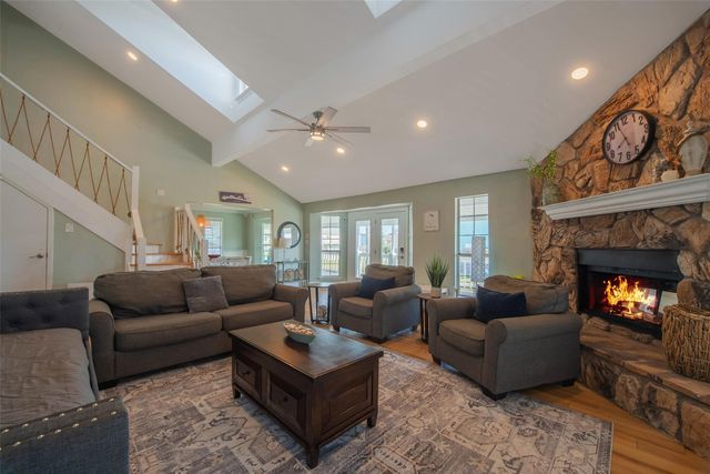 2940 Laguna Drive, Crystal Beach, TX 77650