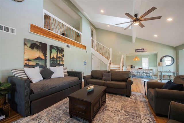 2940 Laguna Drive, Crystal Beach, TX 77650
