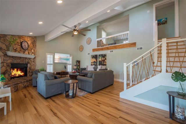 2940 Laguna Drive, Crystal Beach, TX 77650