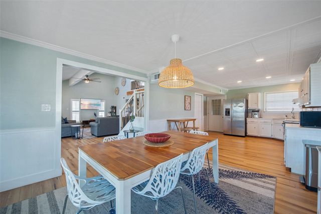 2940 Laguna Drive, Crystal Beach, TX 77650