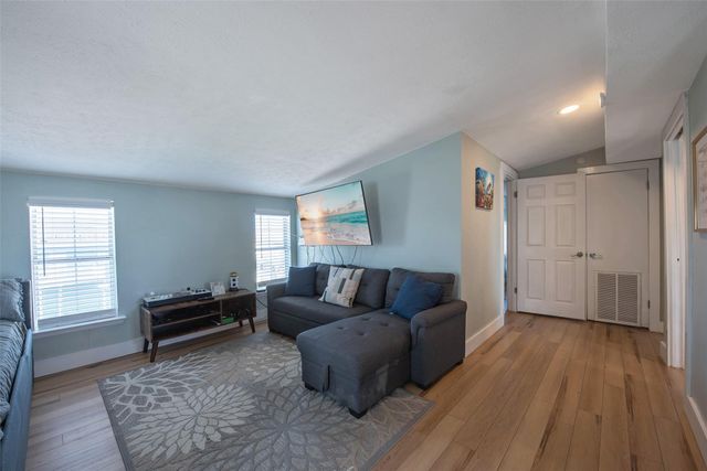 2940 Laguna Drive, Crystal Beach, TX 77650
