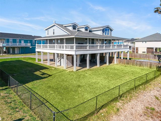 2940 Laguna Drive, Crystal Beach, TX 77650