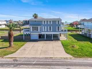 2940 Laguna Drive, Crystal Beach, TX 77650