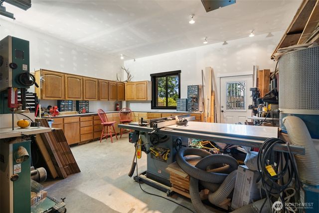 1661 E Treasure Island Drive, Allyn, WA 98524