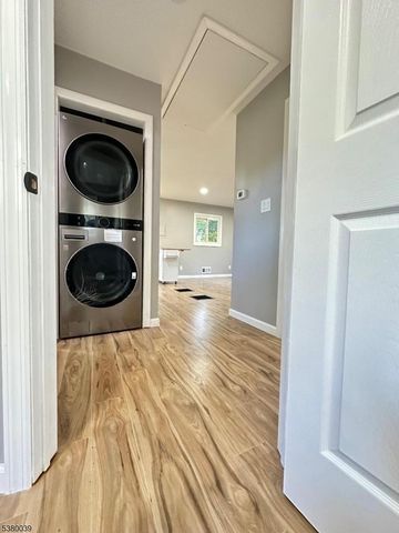 949 Plymouth Lake Dr, Stillwater Twp., NJ 07860