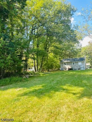 949 Plymouth Lake Dr, Stillwater Twp., NJ 07860
