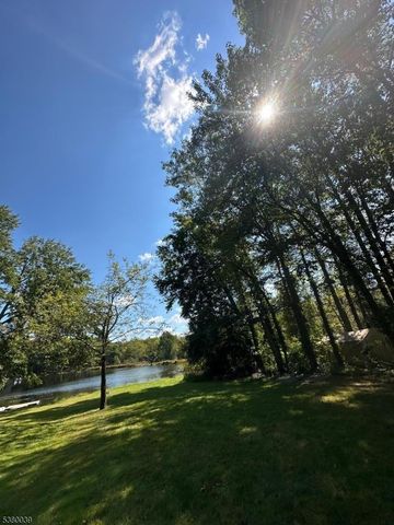 949 Plymouth Lake Dr, Stillwater Twp., NJ 07860