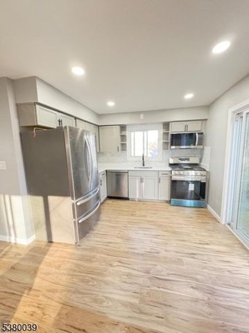 949 Plymouth Lake Dr, Stillwater Twp., NJ 07860