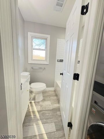 949 Plymouth Lake Dr, Stillwater Twp., NJ 07860