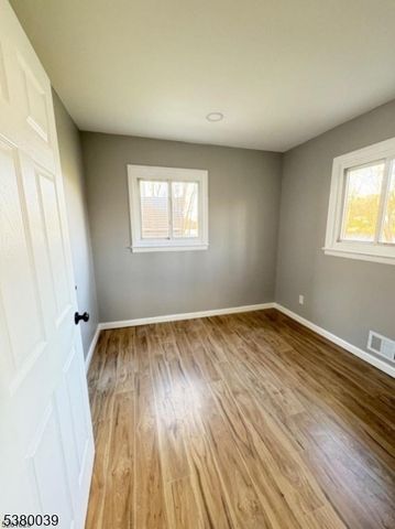 949 Plymouth Lake Dr, Stillwater Twp., NJ 07860
