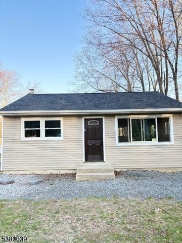 949 Plymouth Lake Dr, Stillwater Twp., NJ 07860