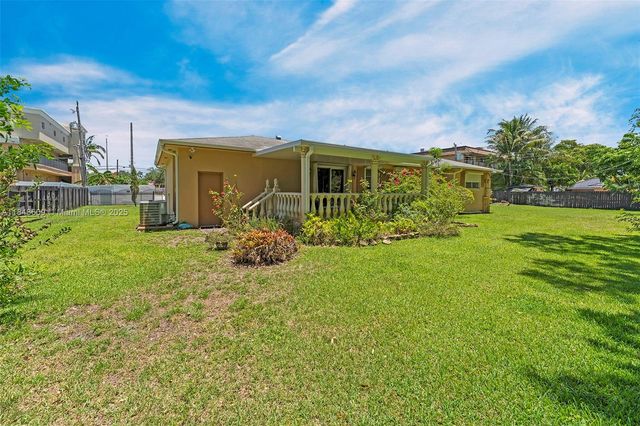 2970 Griffin Rd, Dania Beach, FL 33312