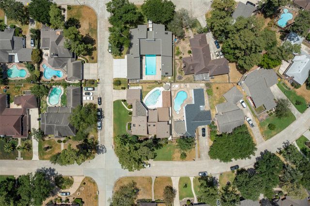 15703 Winding Moss Drive, Houston, TX 77068