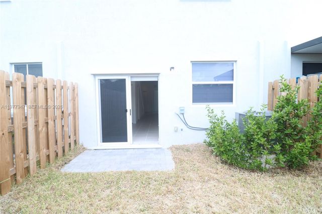 29208 SW 163rd Ct, Homestead, FL 33033