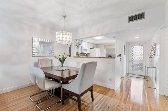 7837 Golf Cir Drive 212, Margate, FL 33063