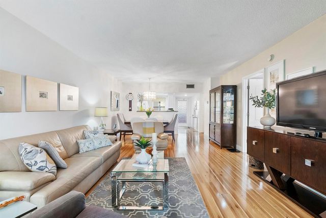 7837 Golf Cir Drive 212, Margate, FL 33063