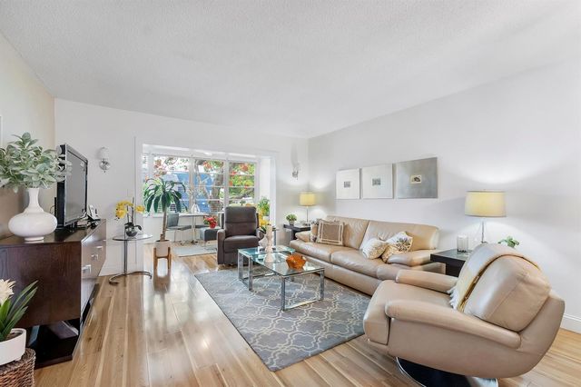 7837 Golf Cir Drive 212, Margate, FL 33063